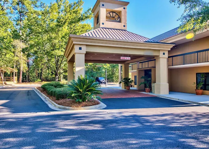 Clarion Inn & Suites Aiken South